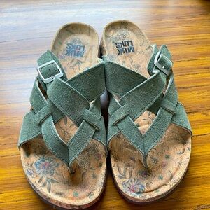 Muk Luk Ssndals - olive green - size 10